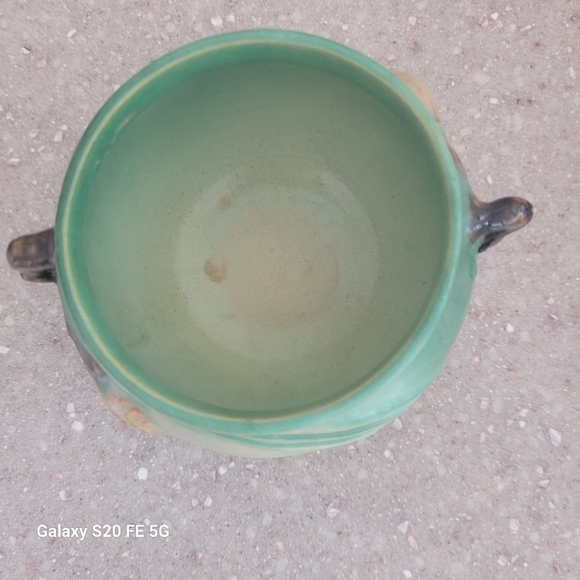 Roseville Green Pinecone Jardiniere - Picture 3 of 5